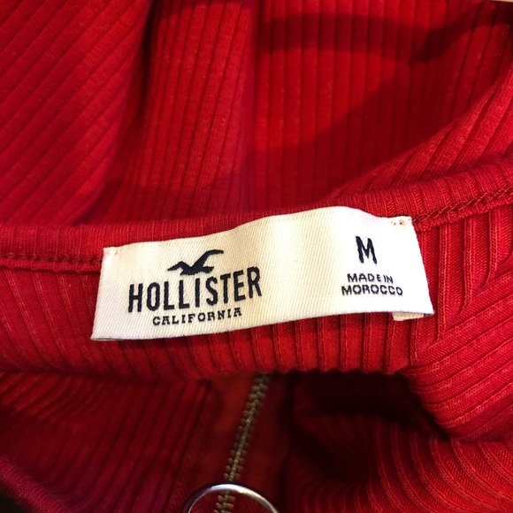 Red zip up long sleeve cropped shirt. - Picture 2 of 3